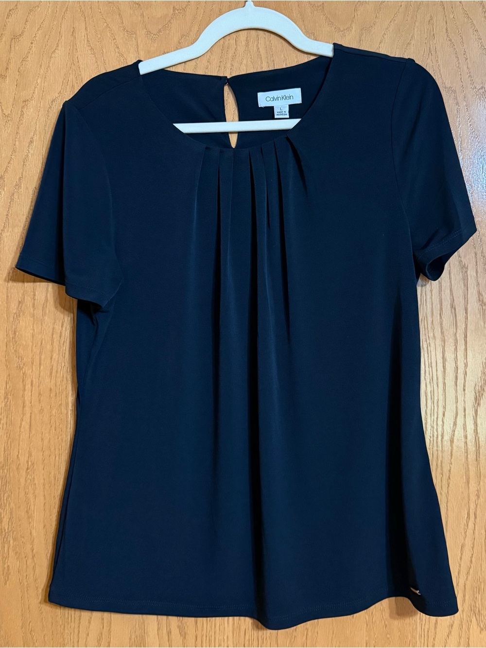 Calvin Klein Women Black Sleeve Pleat-Front Top